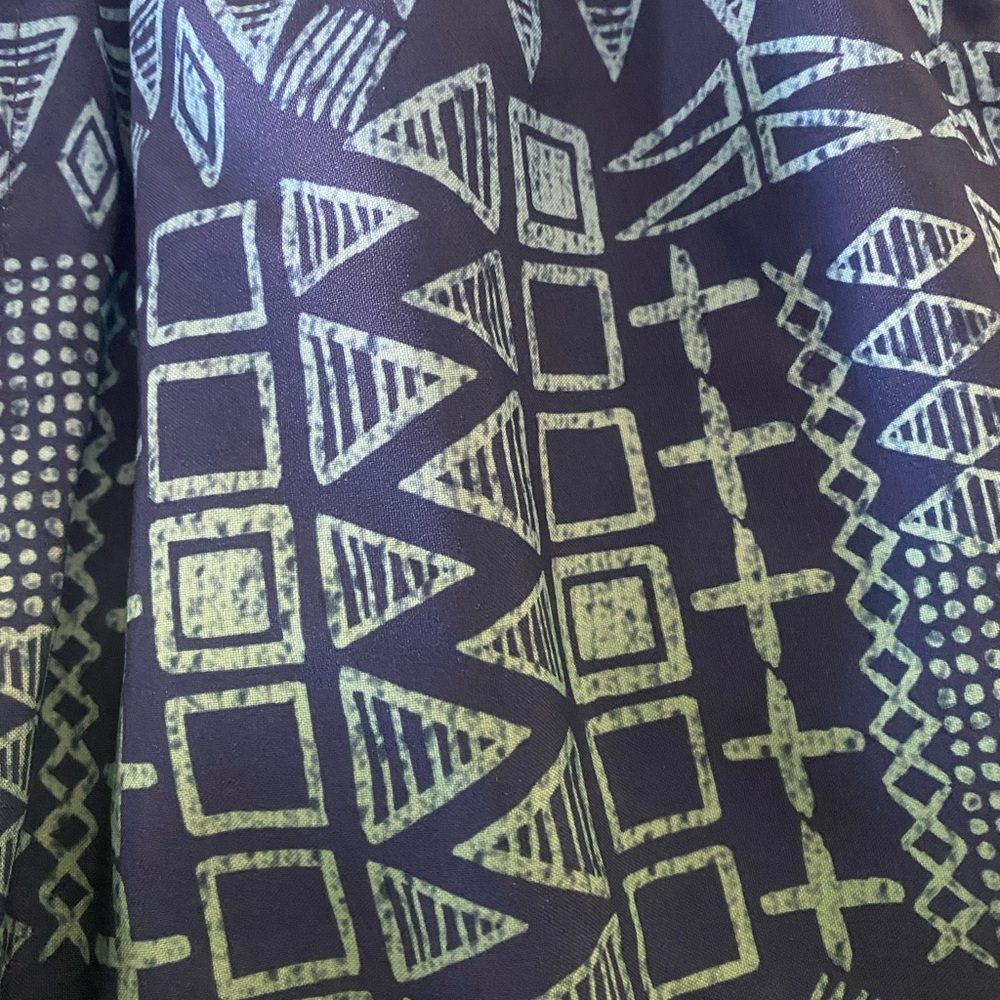 Ocean Current Blue And White Patterned Shorts - image 2